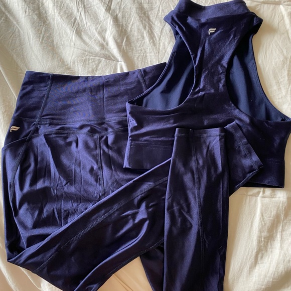 Liza Koshy for Fabletics 2-piece outfit - Picture 6 of 9
